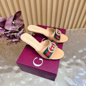 グッチ サンダル アウトレット