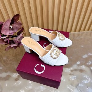 グッチ 靴 安い