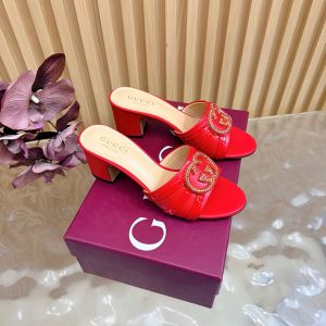 グッチ サンダル 定価