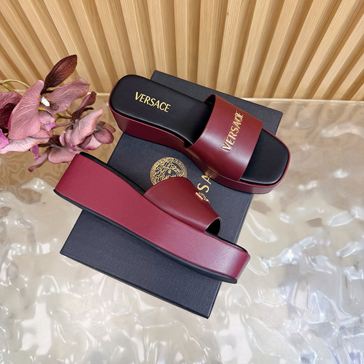 最高級ヴェルサーチェスーパーコピー VERSACE 2026年春夏 新作 Logo 60mm ミュール サンダル ワインレッド 2631267 ヴェルサーチ風サンダル - 画像 (9)