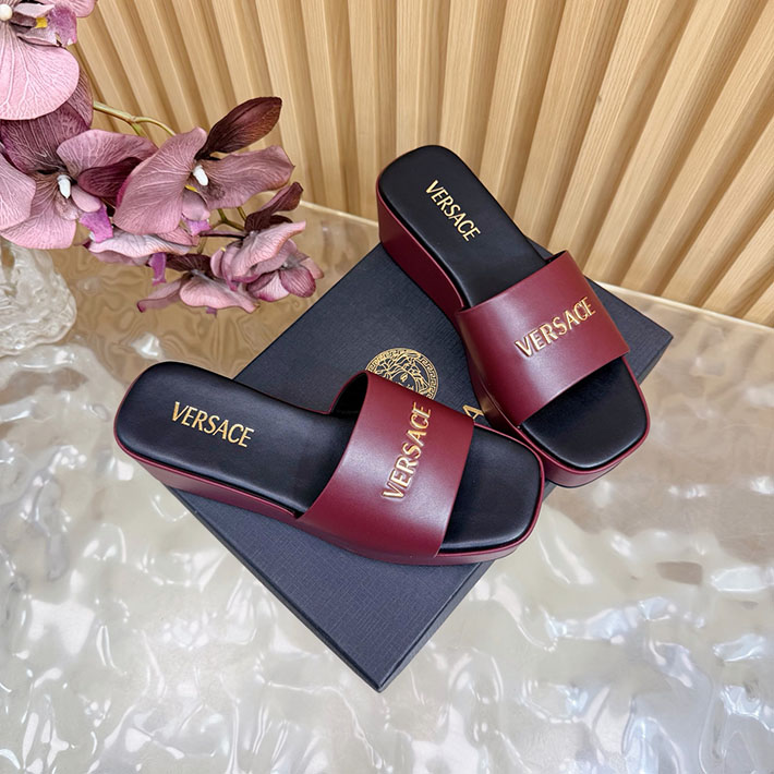 最高級ヴェルサーチェスーパーコピー VERSACE 2026年春夏 新作 Logo 60mm ミュール サンダル ワインレッド 2631267 ヴェルサーチ風サンダル - 画像 (8)