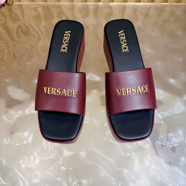最高級ヴェルサーチェスーパーコピー VERSACE 2026年春夏 新作 Logo 60mm ミュール サンダル ワインレッド 2631267 ヴェルサーチ風サンダル - 画像 (6)