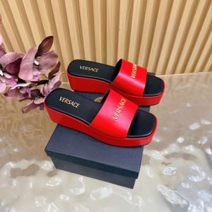 ヴェルサーチ 靴 定価