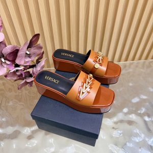 ヴェルサーチェ 靴 レディース