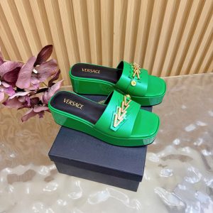 ヴェルサーチェ 靴 定価