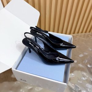 プラダ 靴 ヒール