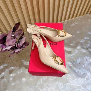 フェラガモ 靴 セール