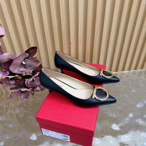 フェラガモ 黒 パンプス