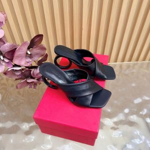 フェラガモ サンダル 新作