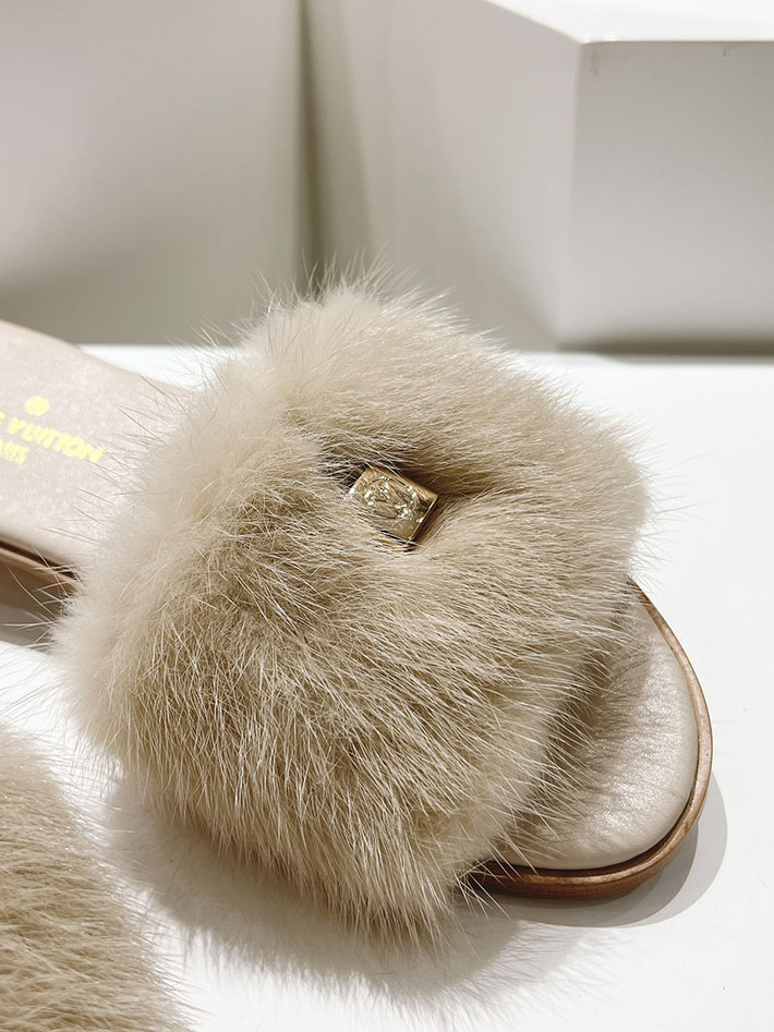 ルイヴィトン ファー サンダル LV Mule Lock It ミュール・ロックイット サンダル ホワイト 2631377 ルイヴィトン サンダル 新作 - 画像 (4)