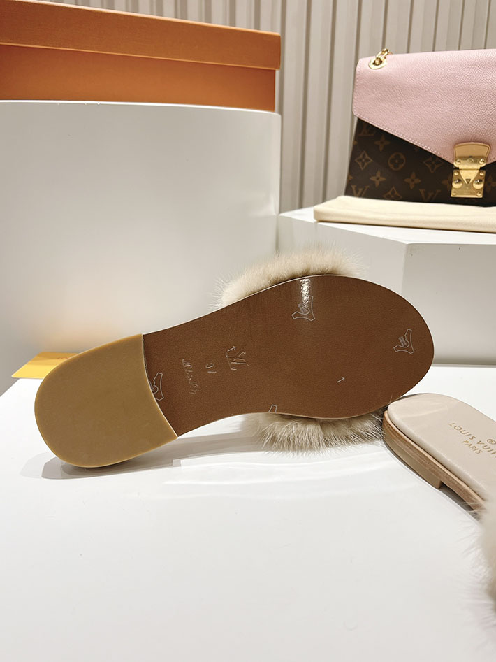 ルイヴィトン ファー サンダル LV Mule Lock It ミュール・ロックイット サンダル ホワイト 2631377 ルイヴィトン サンダル 新作 - 画像 (3)