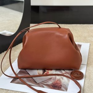 ザロウ バッグ 芸能人