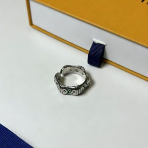 ルイヴィトン 指輪 安い