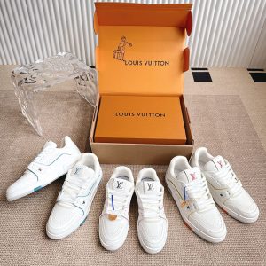 ルイヴィトン スニーカー 安い