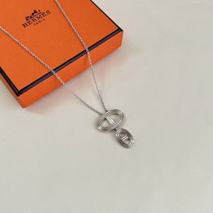 シェーヌダンクル ネックレス 定価