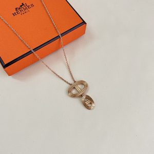 シェーヌダンクル ネックレス 芸能人