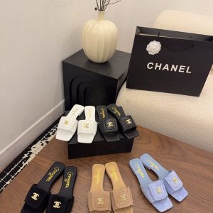 シャネル サンダル 公式