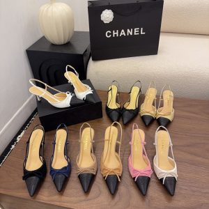 シャネル 靴 定価