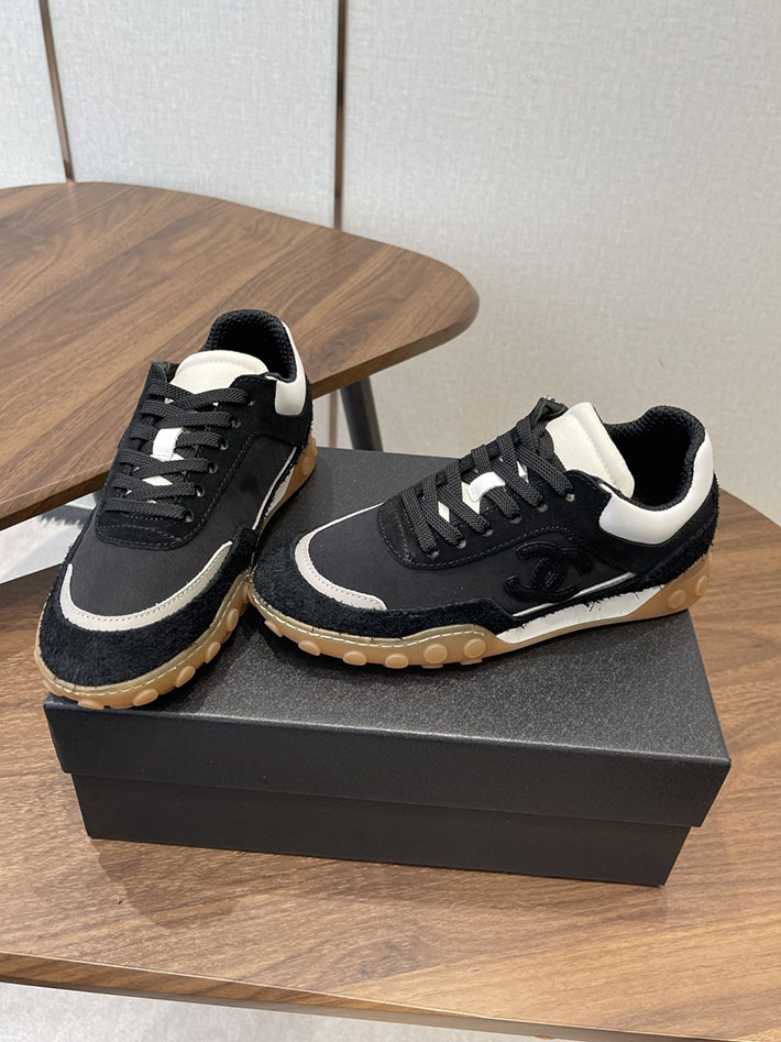 シャネル スニーカー レディース 黒