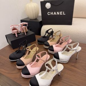 シャネル パンプス 値段