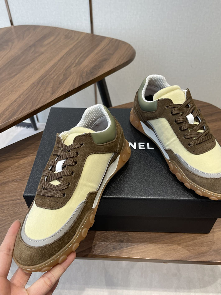 シャネル スニーカー 人気