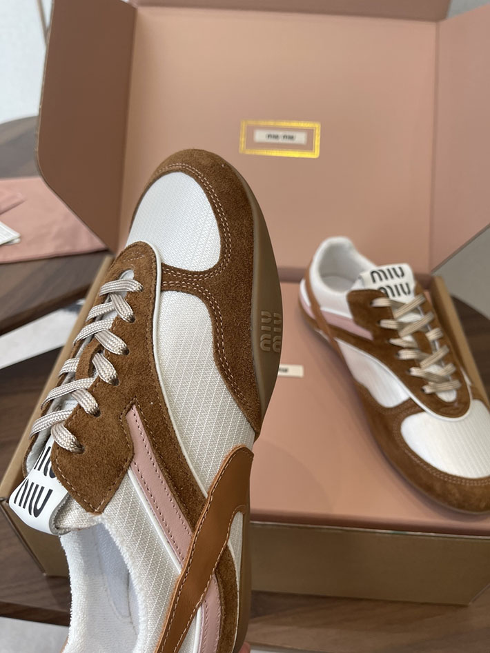 レディース MiuMiu ジムナジウム テクニカルファブリックxスエード スニーカー チョークホワイト/シナモン 5E428E_71L_F0TBK ミュウミュウ スニーカー アウトレット - 画像 (4)