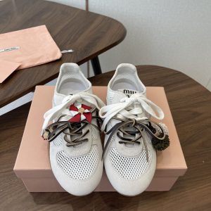 MIUMIU スニーカー レディース
