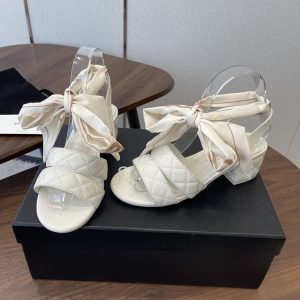 シャネル サンダル 白