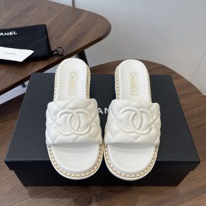 シャネル サンダル 定価