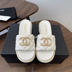 シャネル サンダル 白