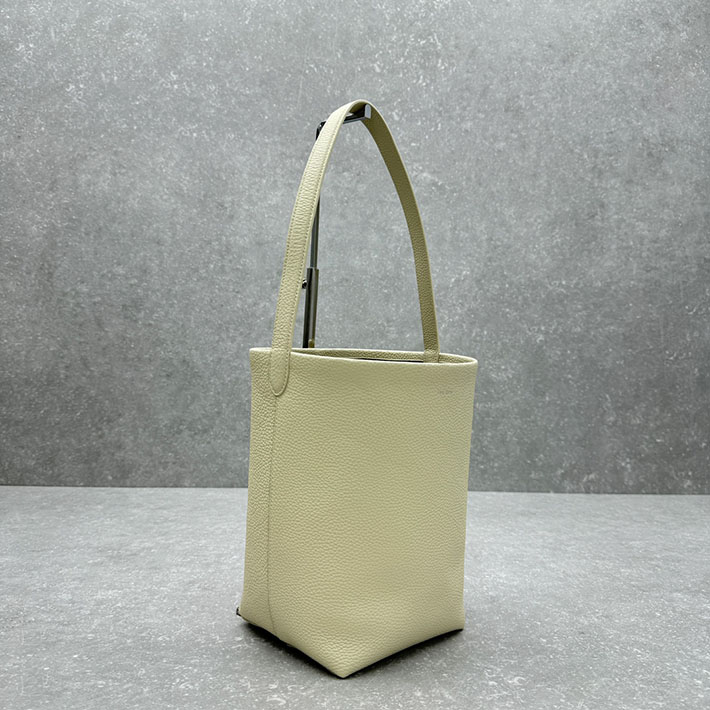 最高級ザロウスーパーコピー THE ROW Small N/S Park Tote スモール パーク トート バッグ ホワイト 2631627 ザロウ トートバッグ 田中みな実 - 画像 (9)