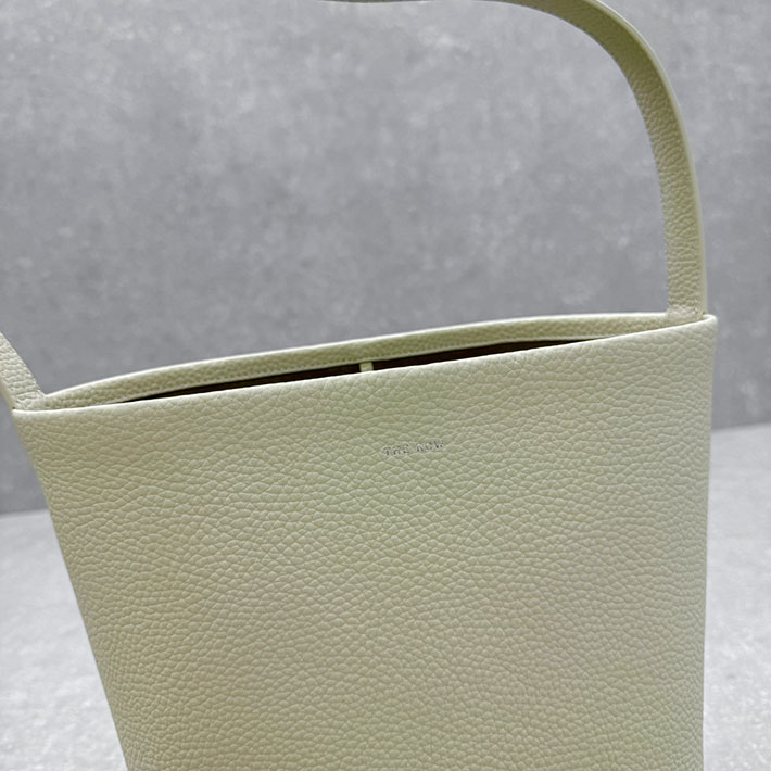 最高級ザロウスーパーコピー THE ROW Small N/S Park Tote スモール パーク トート バッグ ホワイト 2631627 ザロウ トートバッグ 田中みな実 - 画像 (6)