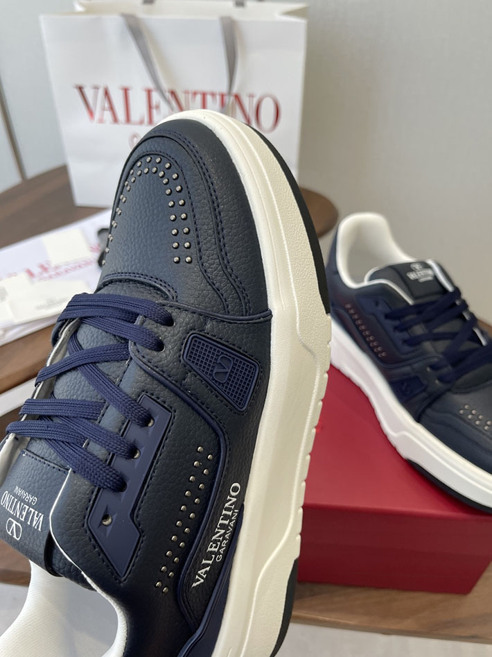 メンズ・レディース兼用 最高級ヴァレンティノスーパーコピー VALENTINO シューズ 靴 ロートップ スニーカー ネイビー 2630627 ヴァレンティノ スニーカー メンズ - 画像 (6)