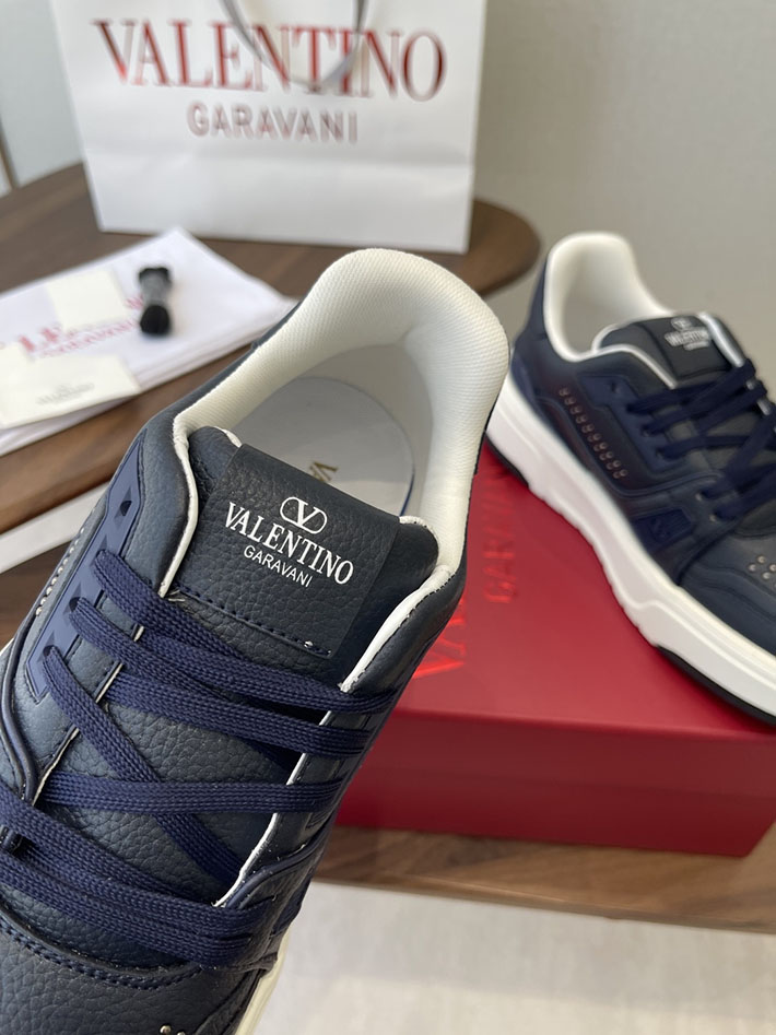 メンズ・レディース兼用 最高級ヴァレンティノスーパーコピー VALENTINO シューズ 靴 ロートップ スニーカー ネイビー 2630627 ヴァレンティノ スニーカー メンズ - 画像 (5)