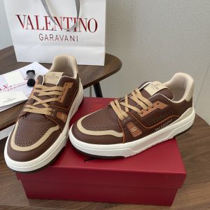 ヴァレンティノ スニーカー レディース