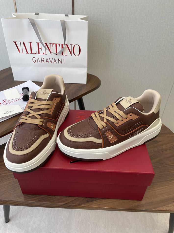 ヴァレンティノ スニーカー レディース