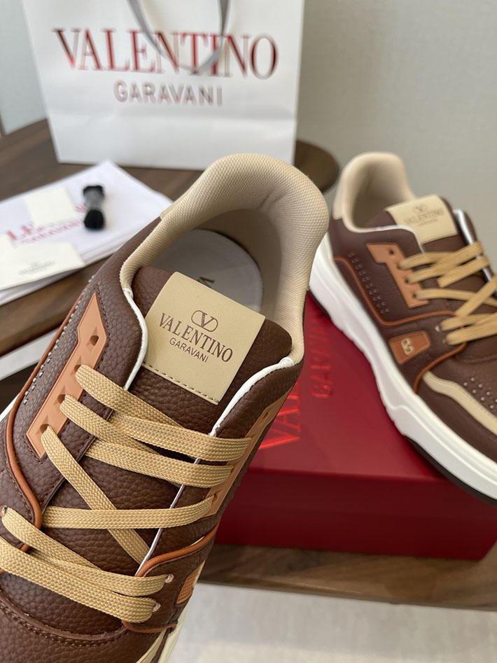 メンズ・レディース兼用 最高級ヴァレンティノスーパーコピー VALENTINO シューズ 靴 ロートップ スニーカー ブラウン 2630628 ヴァレンティノ スニーカー レディース - 画像 (6)