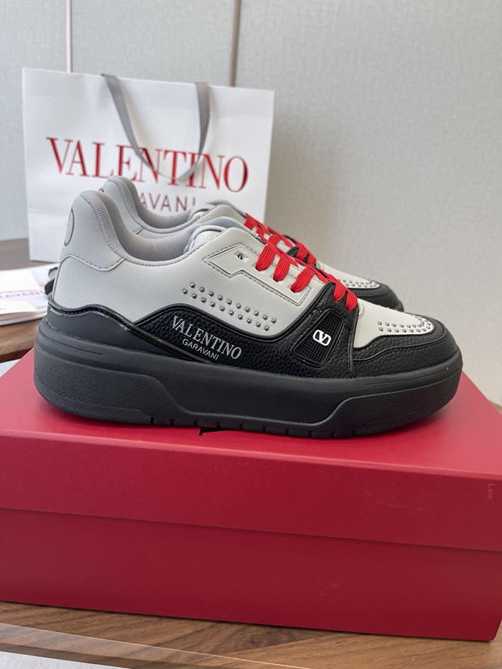 メンズ・レディース兼用 最高級ヴァレンティノスーパーコピー VALENTINO シューズ 靴 ロートップ スニーカー ホワイト 2630629 ヴァレンティノ スニーカー 厚底 - 画像 (2)