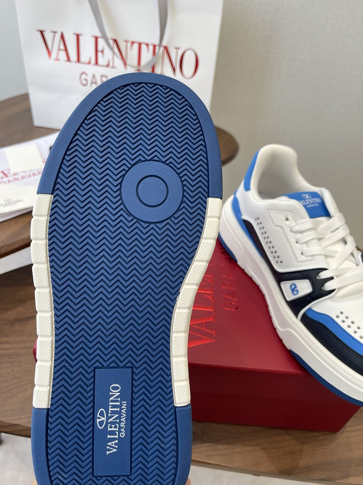 メンズ・レディース兼用 最高級ヴァレンティノスーパーコピー VALENTINO シューズ 靴 ロートップ スニーカー ホワイト 2630630 ヴァレンティノ スニーカー アウトレット - 画像 (4)