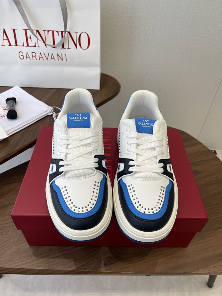 メンズ・レディース兼用 最高級ヴァレンティノスーパーコピー VALENTINO シューズ 靴 ロートップ スニーカー ホワイト 2630630 ヴァレンティノ スニーカー アウトレット - 画像 (3)