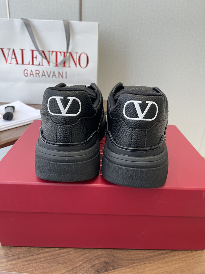 メンズ・レディース兼用 最高級ヴァレンティノスーパーコピー VALENTINO シューズ 靴 ロートップ スニーカー ブラック 2630632 ヴァレンティノ スニーカー 黒 - 画像 (5)
