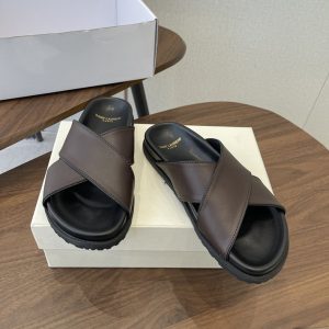 イブ サン ローラン 店舗 近く