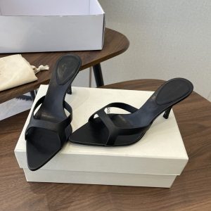 サンダル ヒール 可愛い