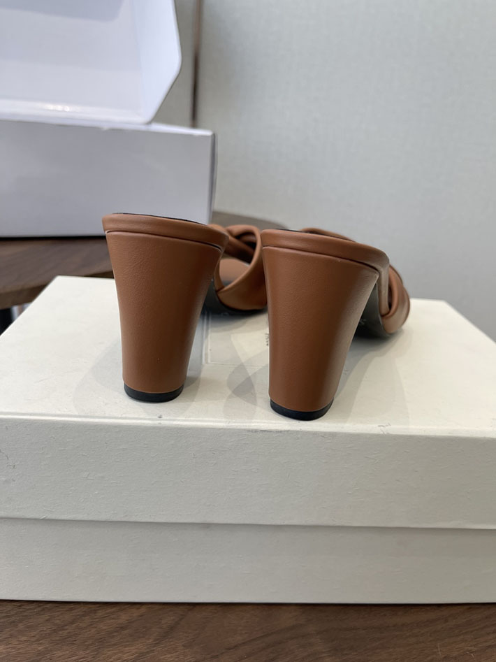最高級サンローランスーパーコピー YSL 2026 新作 シューズ 靴 レザー 75mm ヒールミュール ブラウン 2630672 夏サンダル レディース 歩きやすい - 画像 (5)