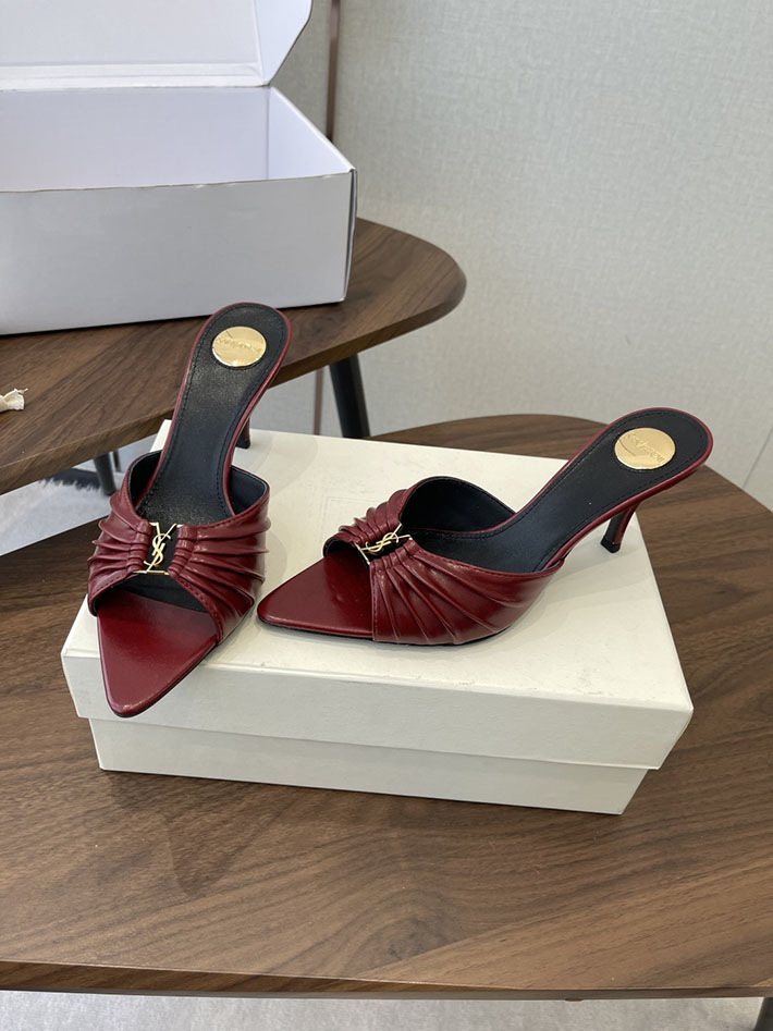 ヒール サンダル 歩きやすい