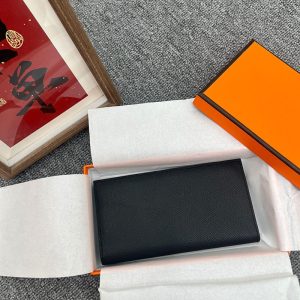 エルメス 長財布 定価