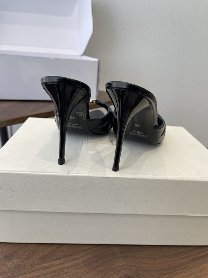 最高級サンローランスーパーコピー YSL 2026新作 95mmヒール バビロン ミュール スムースレザー ブラック 2630684 ミュール ヒール レディース - 画像 (5)
