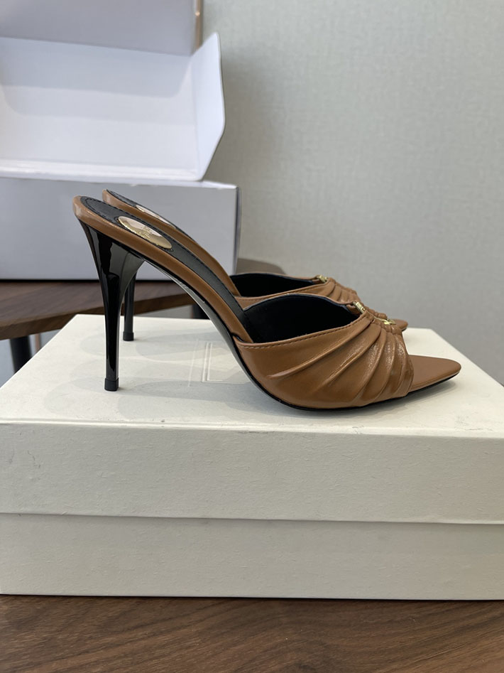 最高級サンローランスーパーコピー YSL 2026新作 95mmヒール バビロン ミュール スムースレザー ブラウン 2630685 ヒールミュール ポインテッドトゥ きれいめ - 画像 (2)