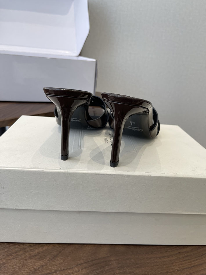 最高級サンローランスーパーコピー YSL 2026 新作 Pre-Loved サンダル レディース ヒール高め 茶色 2630694 ヒール レディース 人気 - 画像 (5)