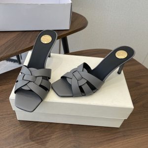 夏サンダル レディース 歩きやすい